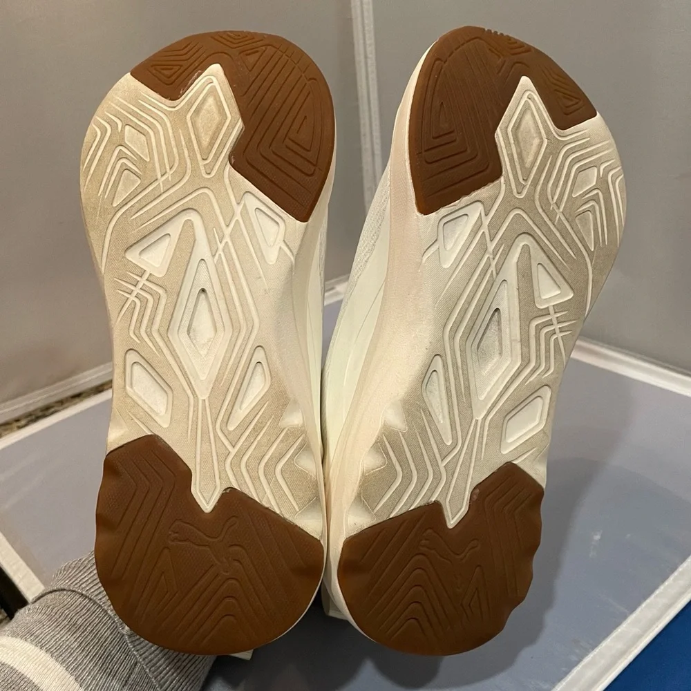 EUC Puma 9 Women’s Softride Sophia Vital
Women's Running Shoes White Almond $70! - Picture 7 of 14
